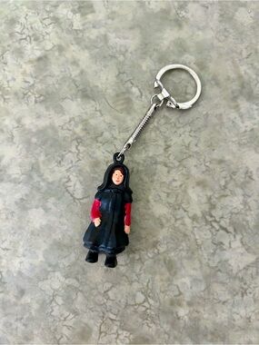 1990s Lancaster, PA Amish Woman Figurine Keychain